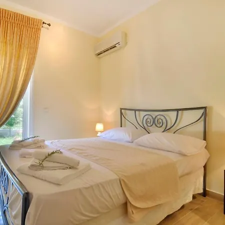 Three Bedroom Family House Apartament *